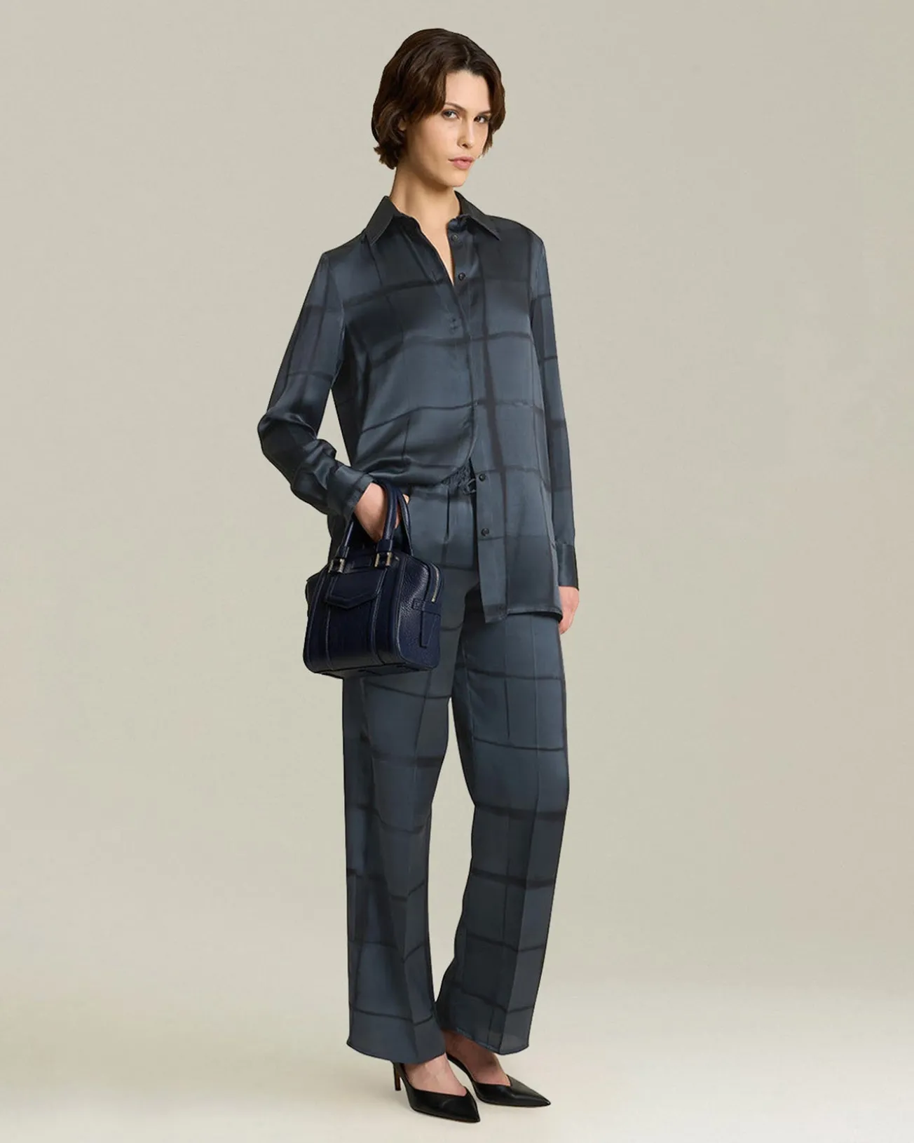 Camicia 100% seta blu con stampa geometrica