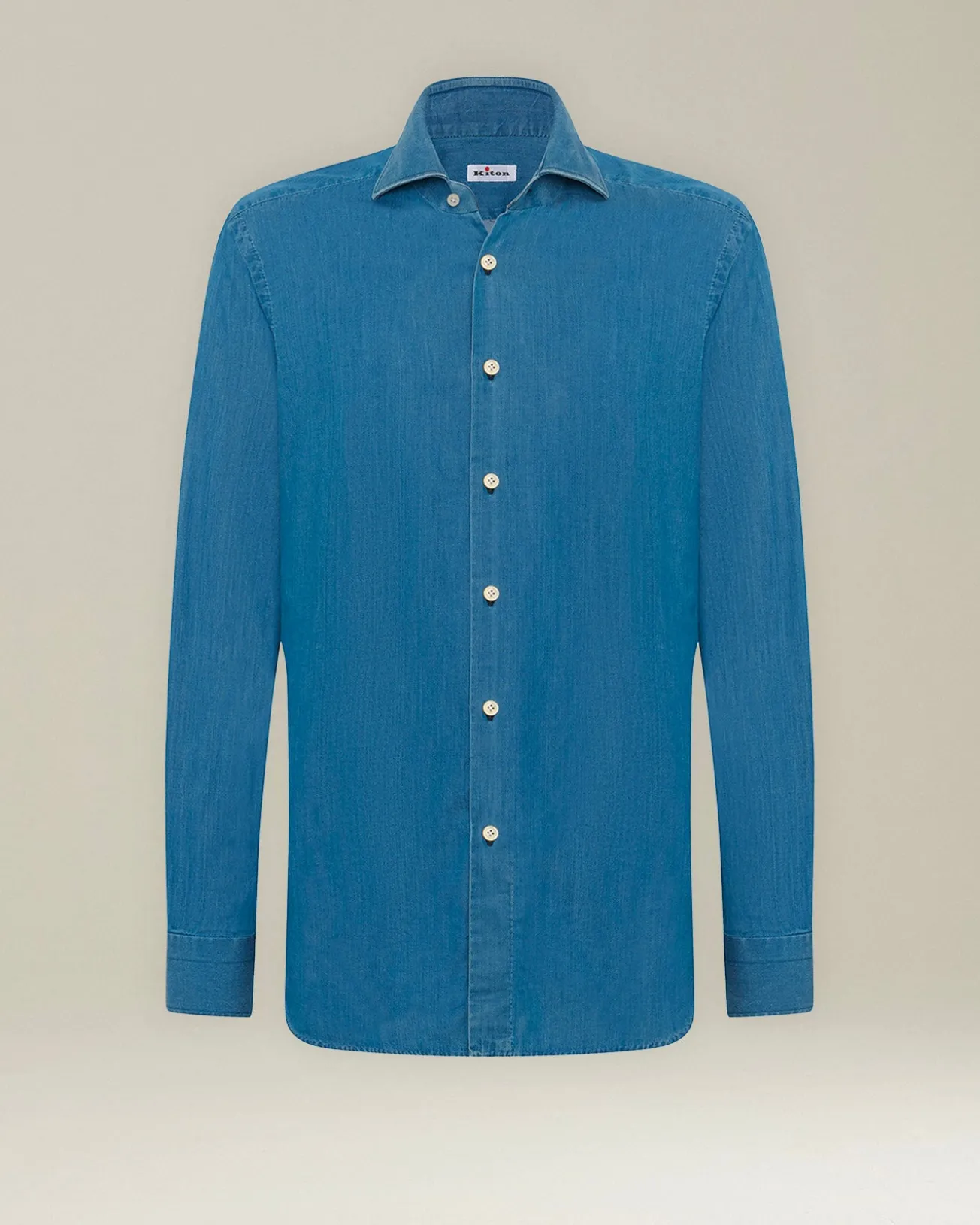 Camicia casual in denim blu con bottoni in madreperla