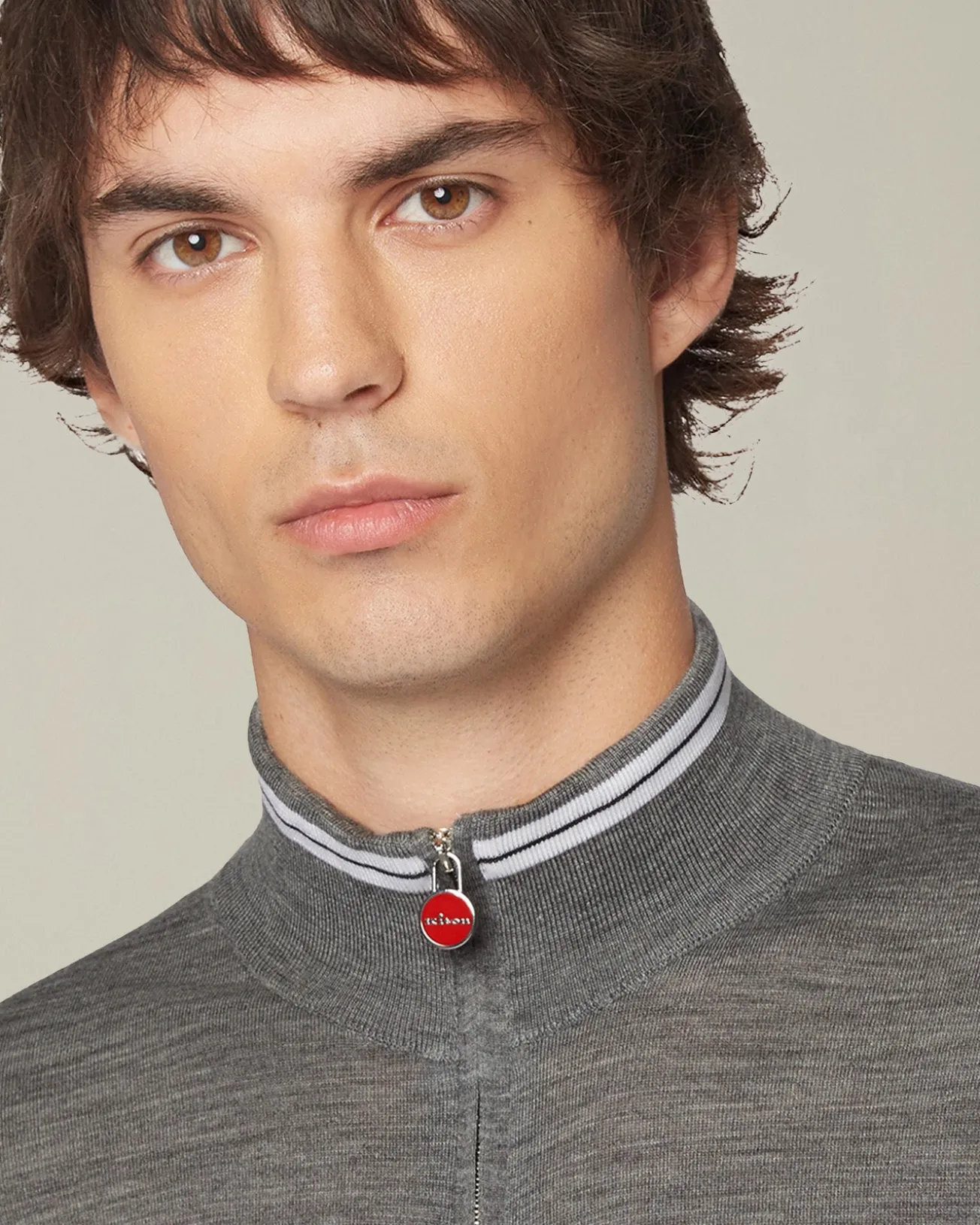 Cardigan con zip grigio e bianco in filato di lana