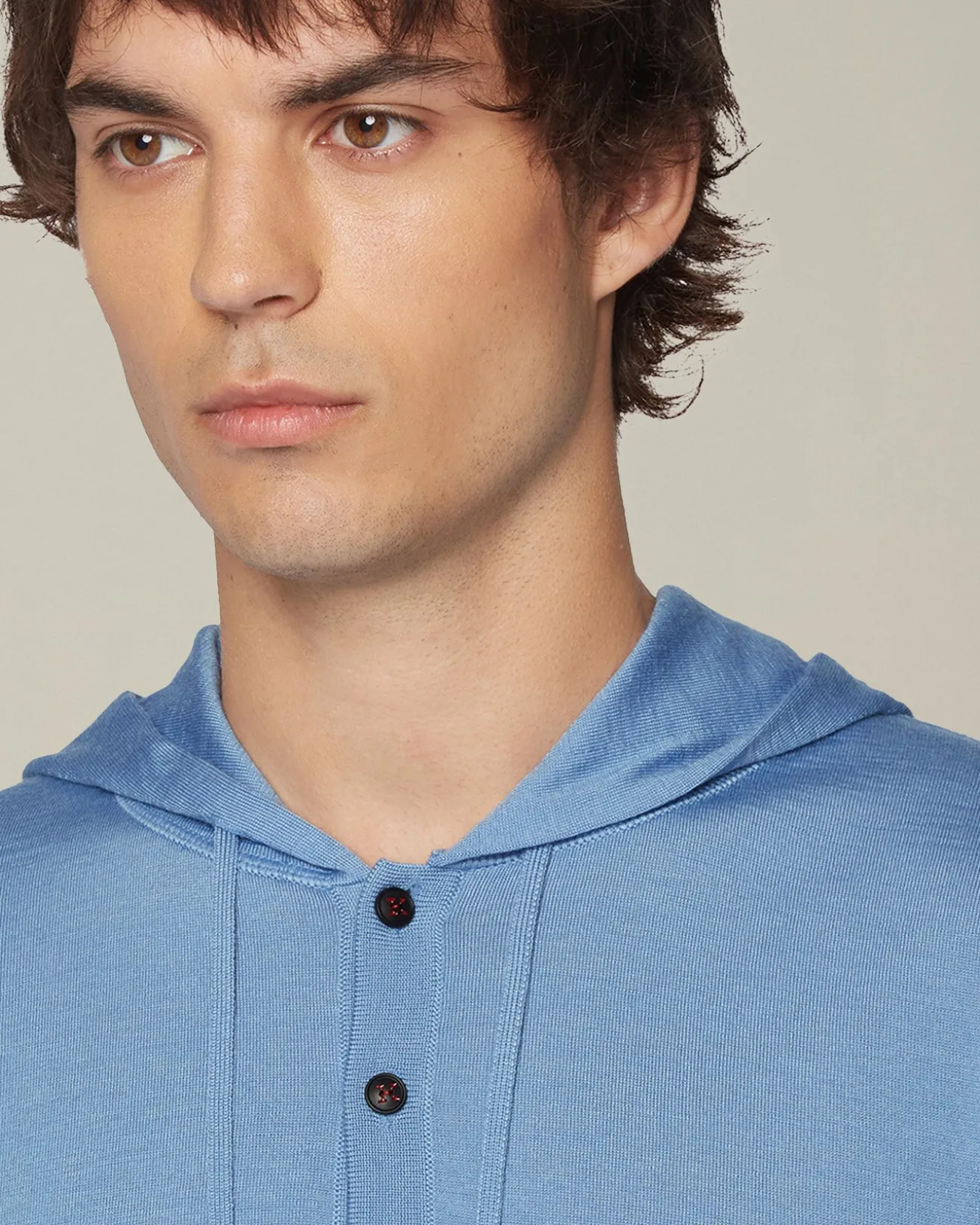 Maglia con cappuccio in cashmere e seta celeste